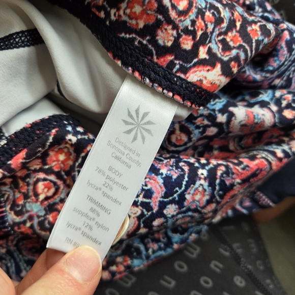 Good condition workout pants. - Picture 7 of 7